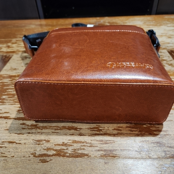 Herbalife Nutrition Top Zip Closure With Front Pocket Crossbody Bag NWT - Picture 7 of 14